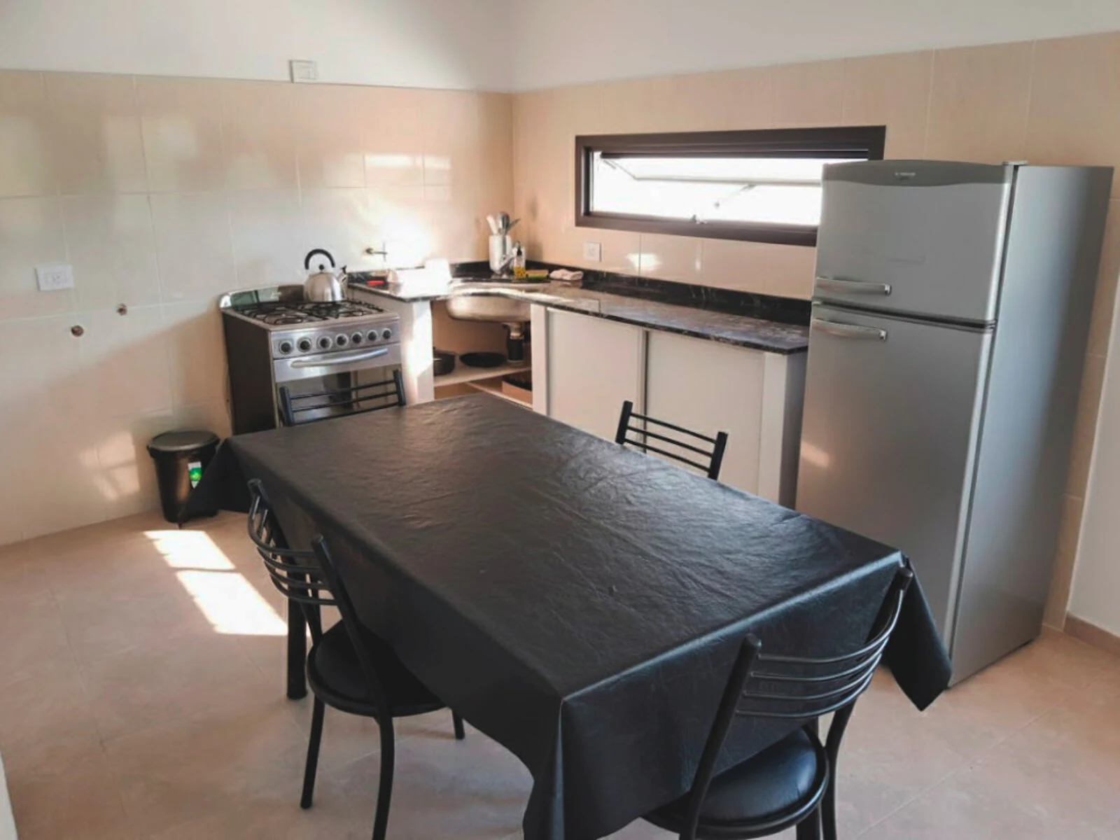 Departamento 1 · Cocina equipada · Costa Linda